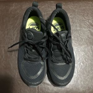 Kids black on black Nike